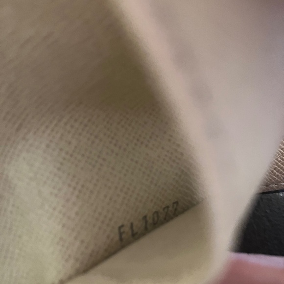 Louis Vuitton Damier Azur Key Holder - Picture 5 of 5